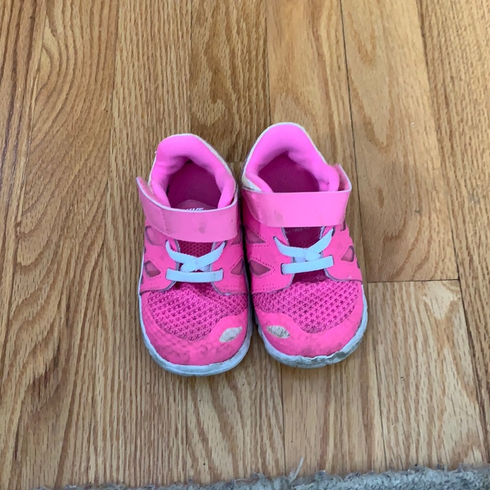 Pink Nike Girls Sneaker